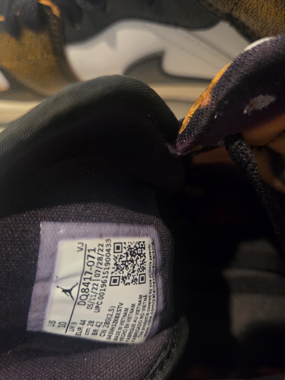 Men Air Jordan 1 MID SE - Picture 8 of 8